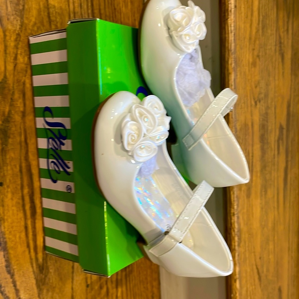 Gorgeous girls shoes in great condition
